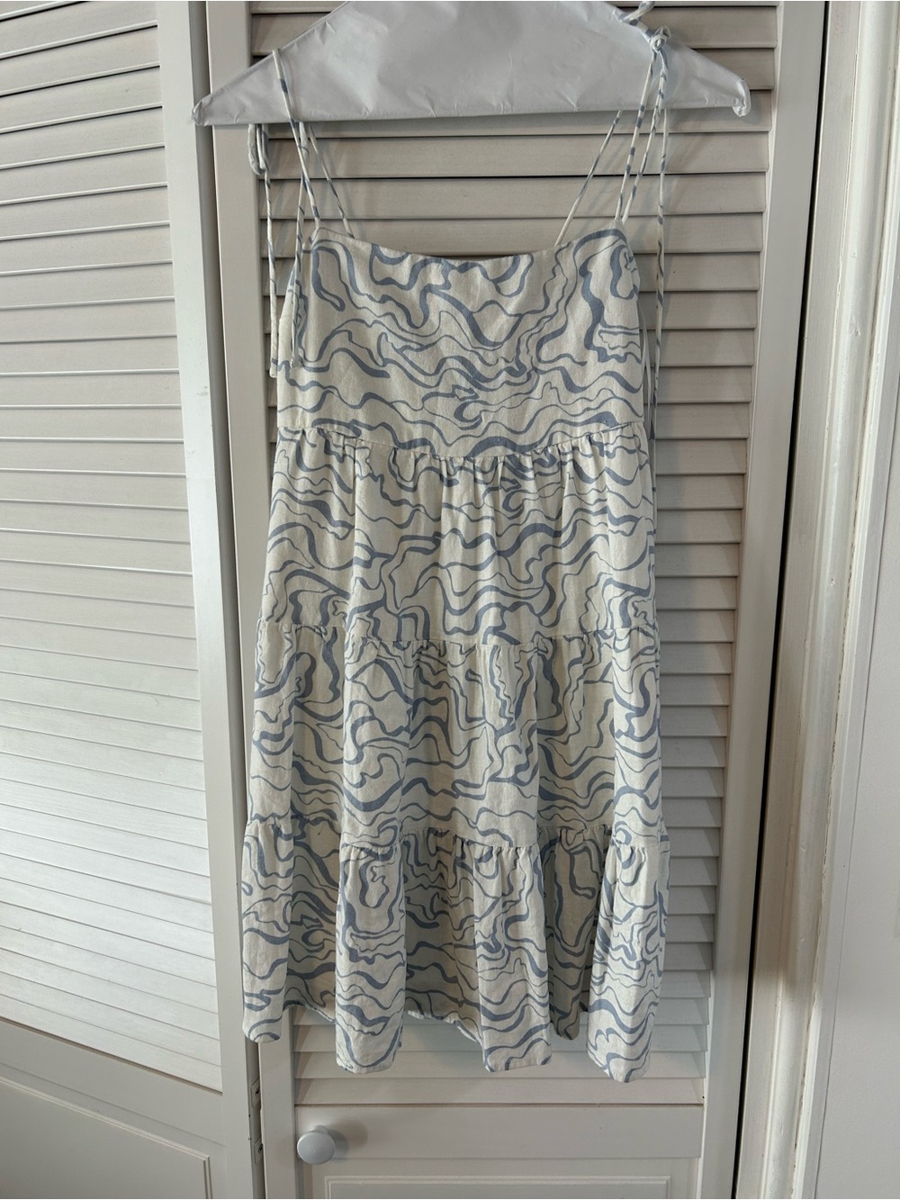 Abercrombie & Fitch Cream Dress with Light Blue Wave Print